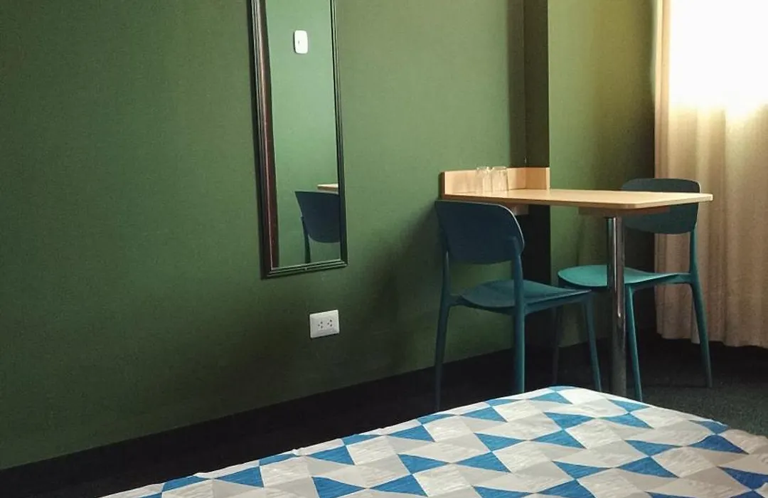 Hostal Residencial Mochica-1