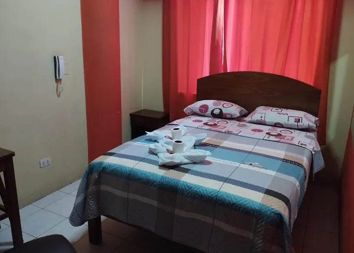 Hotel Hostal Corona Lima